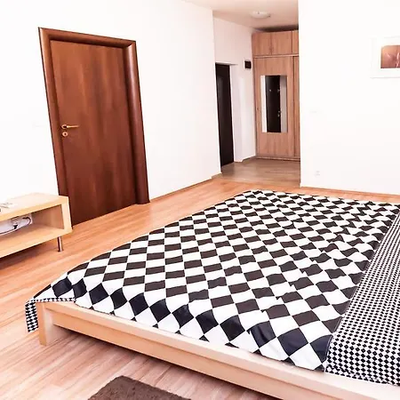 Apartment Garsoniera Adrian Militari Bukarest